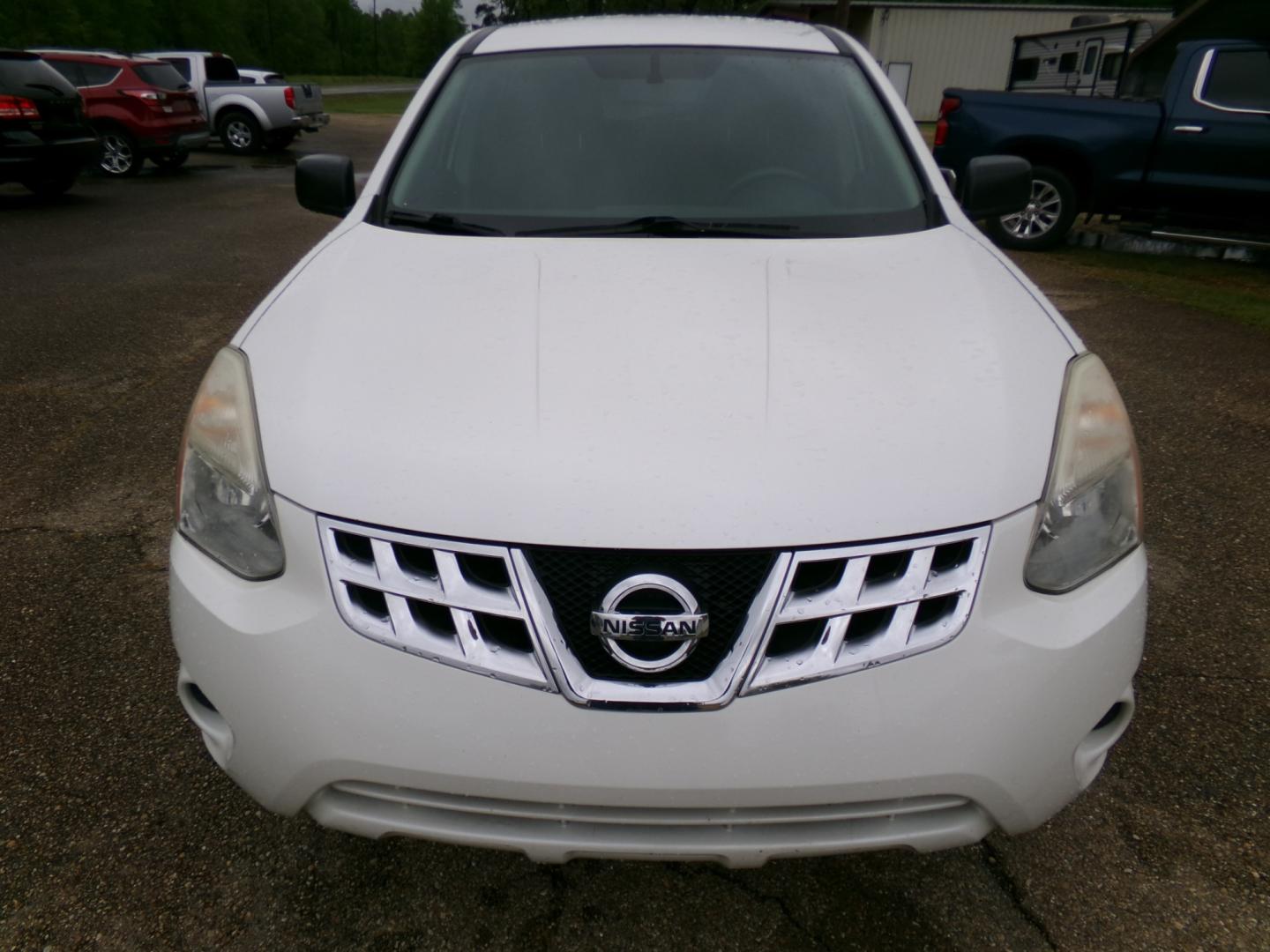 2011 Nissan Rogue S 2WD (JN8AS5MT2BW) with an 2.5L L4 DOHC 16V engine, CVT transmission, located at 401 First NE, Bearden, AR, 71720, (870) 687-3414, 33.726528, -92.611519 - Photo#19